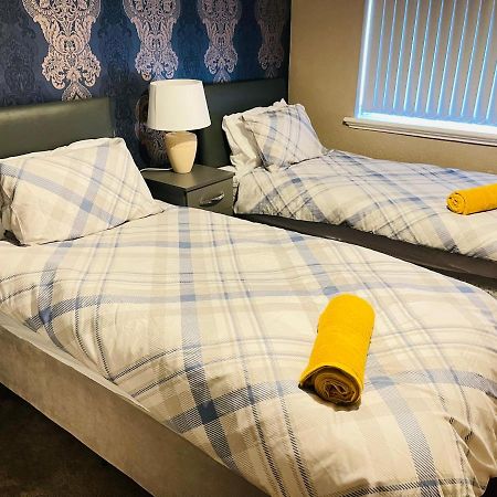3 Bedroom Holiday House,Close To M6-Express Way To Centre Birmingham Exterior photo