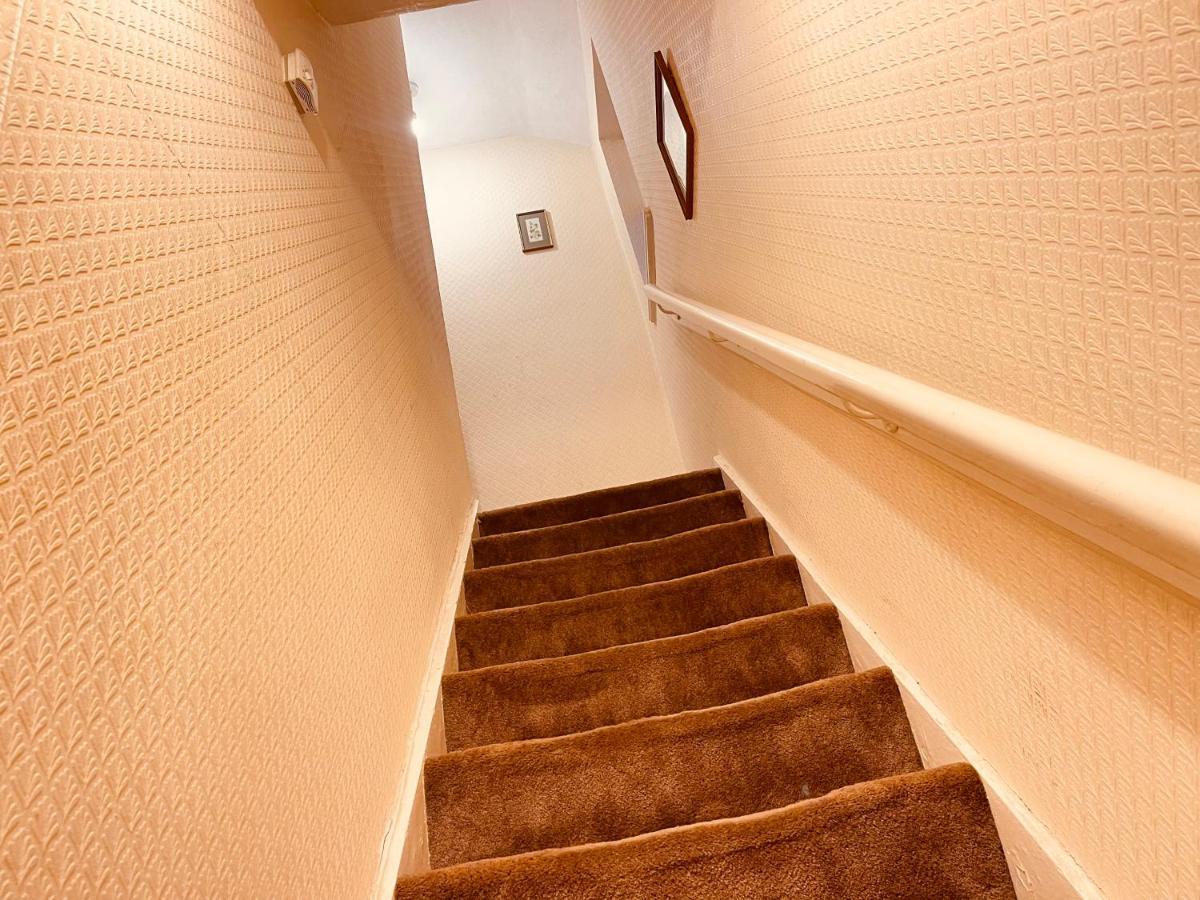 3 Bedroom Holiday House,Close To M6-Express Way To Centre Birmingham Exterior photo